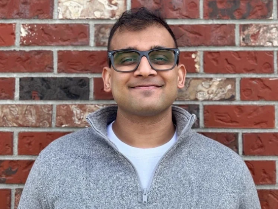 Portrait of Karthik Sathiamoorthi